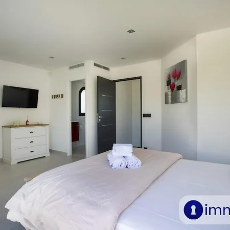 Air-conditioned With Pool And Garden Villa Mandelieu