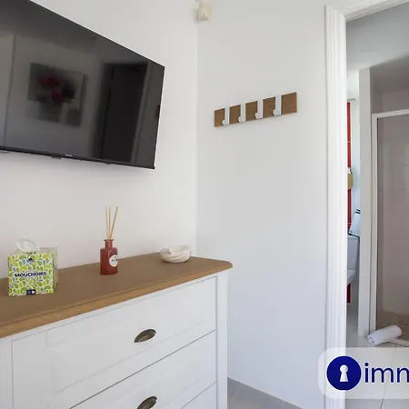 Air-conditioned With Pool And Garden Villa