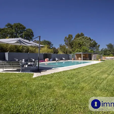 Air-conditioned With Pool And Garden Villa *
