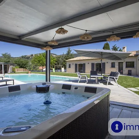 Air-conditioned With Pool And Garden