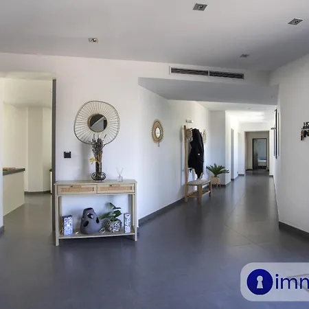 Air-conditioned With Pool And Garden 别墅 Mandelieu