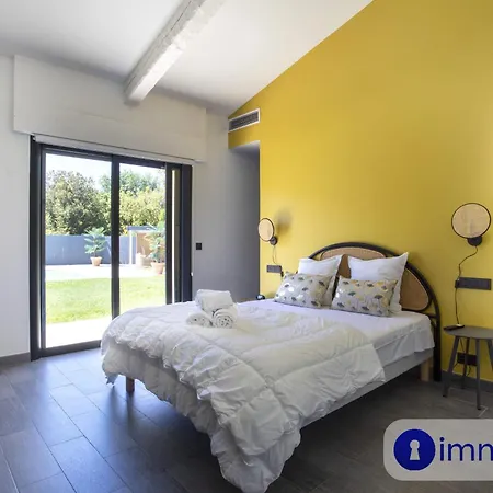 别墅 Air-conditioned With Pool And Garden