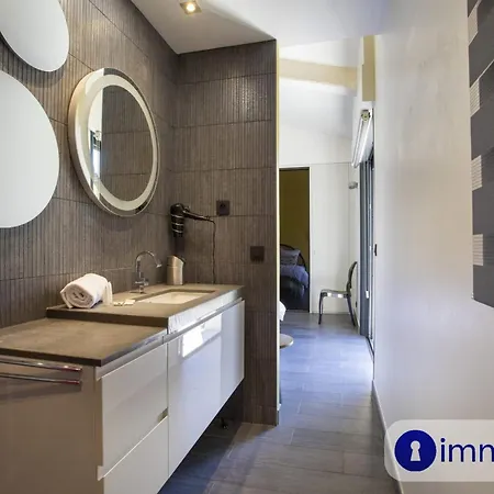 Air-conditioned With Pool And Garden *