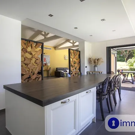 Air-conditioned With Pool And Garden Mandelieu