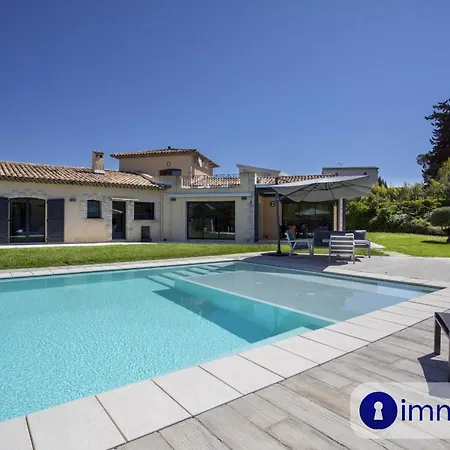 Air-conditioned With Pool And Garden 别墅 *